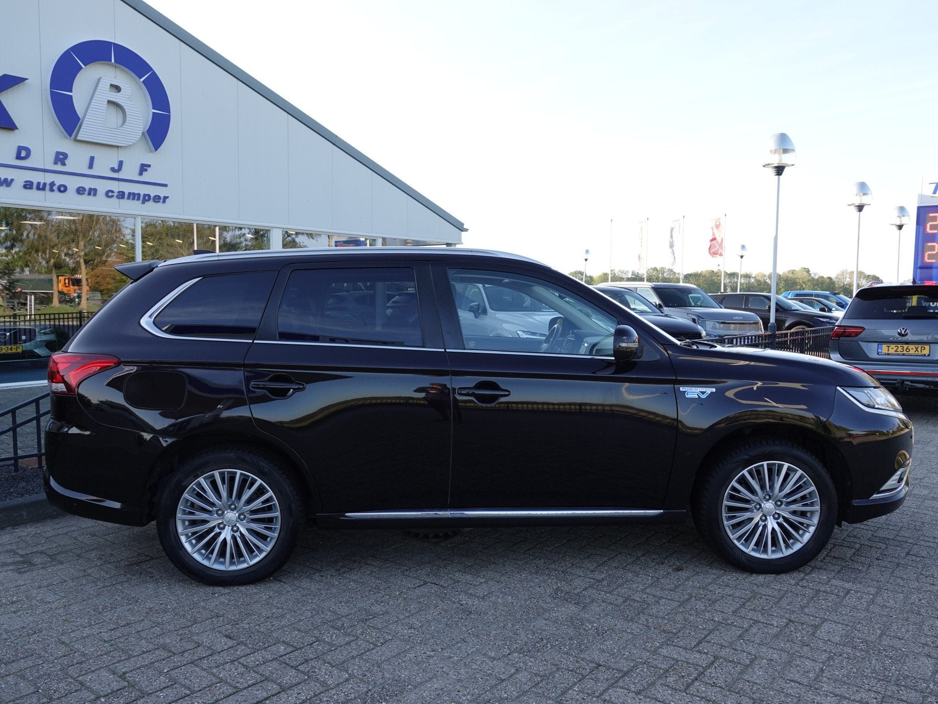 Mitsubishi Outlander 2.4 PHEV Intense+ H-LEER | SCHUIFDAK |, Auto's, Automaat, Euro 6, 4 cilinders, Bedrijf