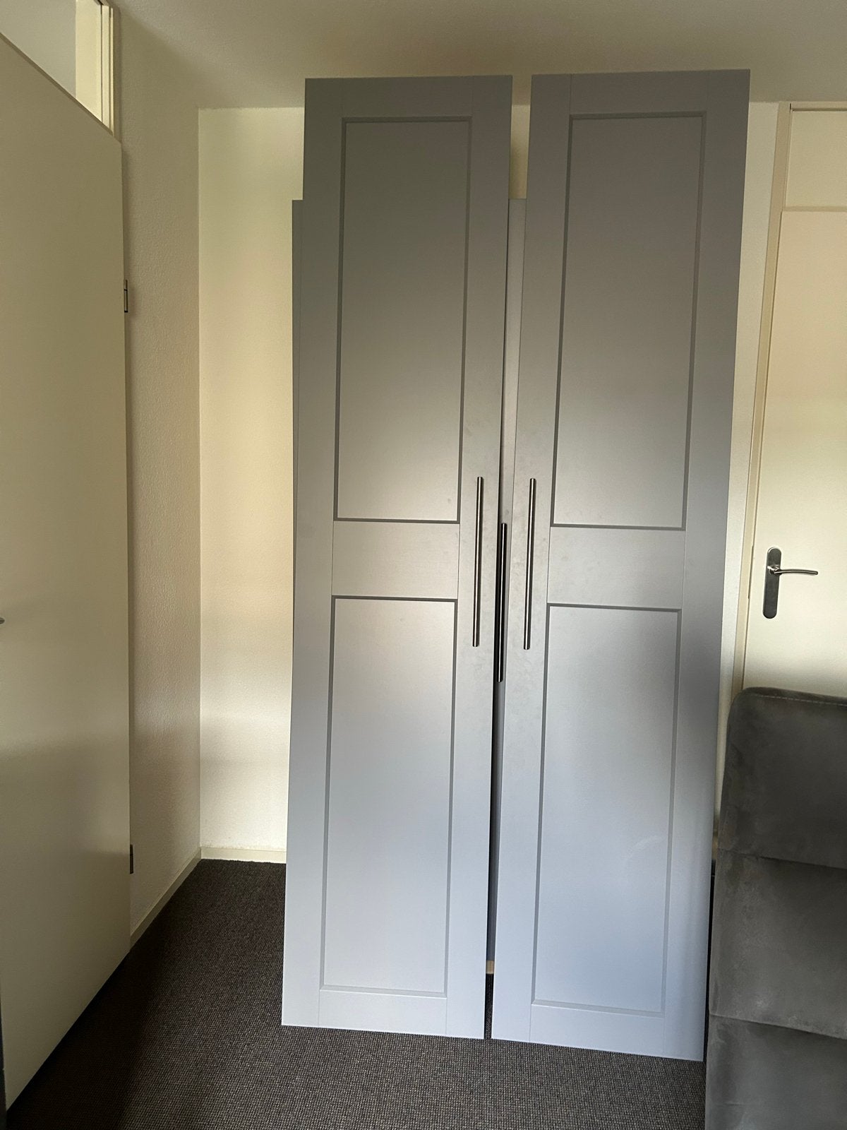 2 IKEA Grimo kastdeuren 50x229 antraciet incl. handgreep, Ophalen, Minder dan 50 cm, Gebruikt, 200 cm of meer