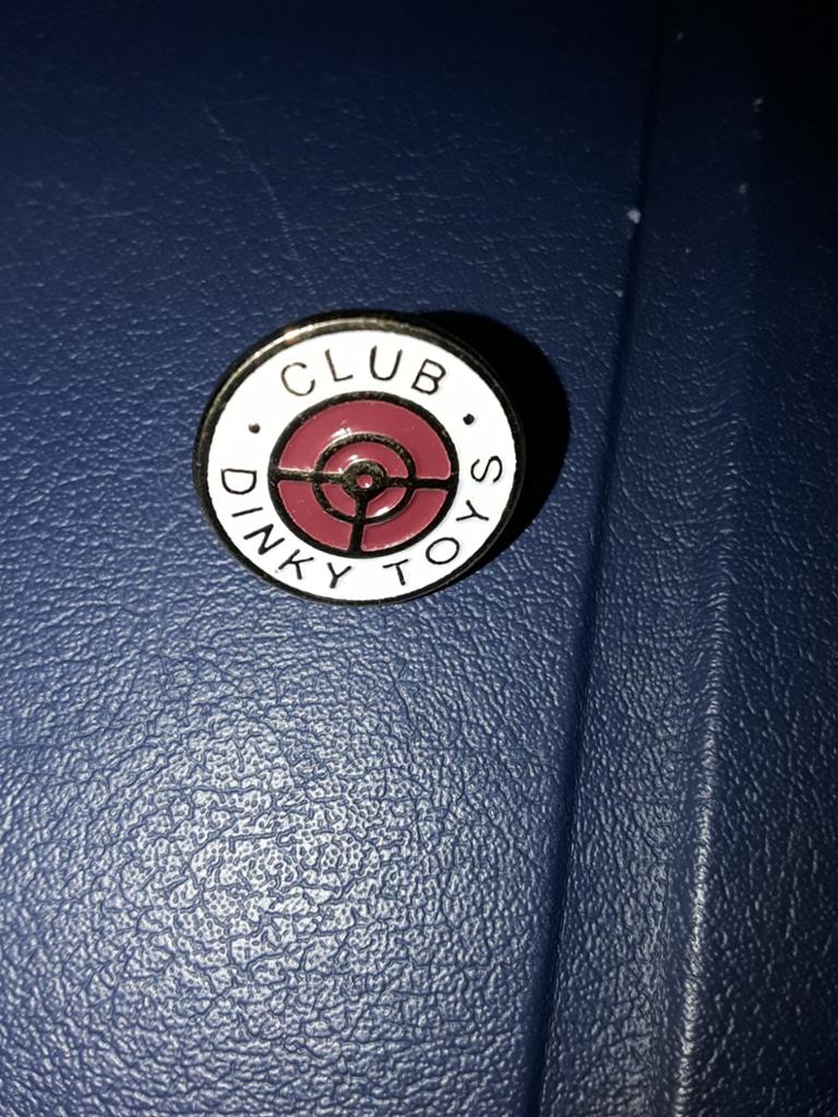 Nieuwe Dinky Toys Club pin, Verzamelen, Speldjes, Pins en Buttons, Ophalen of Verzenden, Nieuw, Speldje of Pin