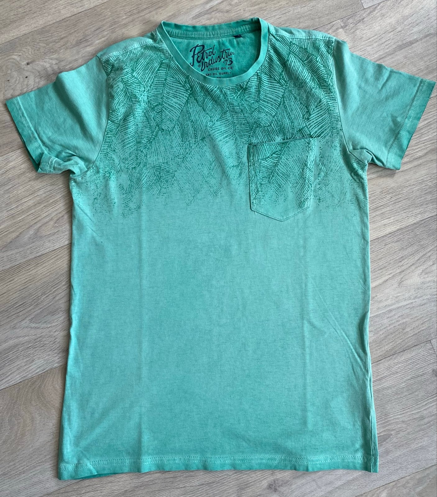 Petrol Industries Groen T-shirt met Bladmotief en Borstzakje, Ophalen of Verzenden, Zo goed als nieuw, Maat 46 (S) of kleiner
