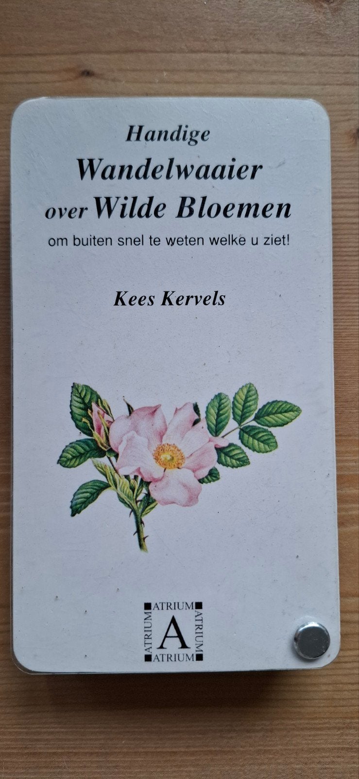 Handige Wandelwaaier over Wilde Bloemen - Kees Kervels, Ophalen of Verzenden, Gelezen, Bloemen, Planten en Bomen, Kees Kervels