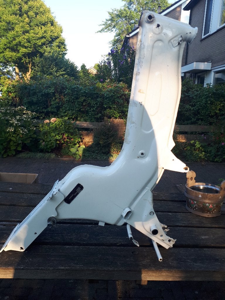 Kreidler frame buffel geen kenteken slechte staat opknapper, Fietsen en Brommers, Ophalen, Gebruikt, Frame