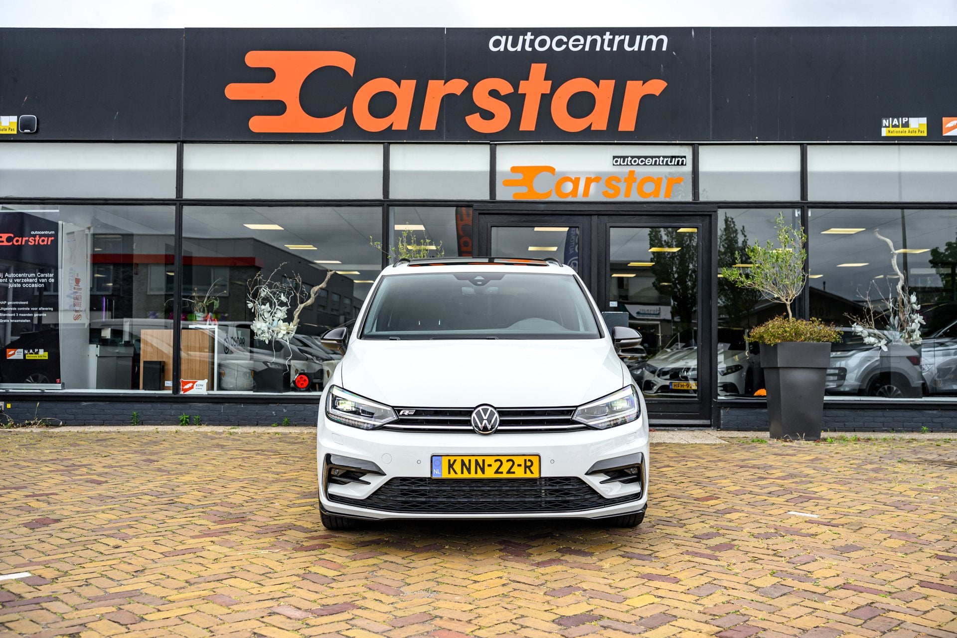 Volkswagen Touran 1.5 TSI R-Line 7p.|Carplay|Camera|Pano, Auto's, Euro 6, 4 cilinders, 150 pk, 7 stoelen