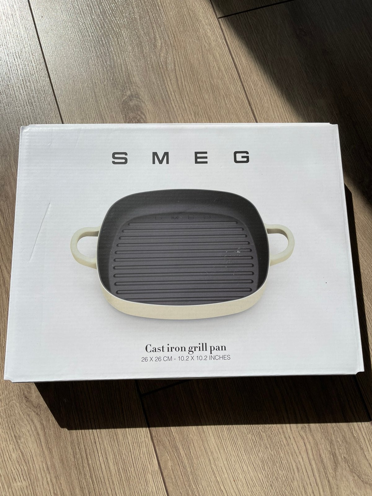 Smeg Gietijzeren Grillpan 26x26 cm - Nieuw in doos, Ophalen of Verzenden, Nieuw, Gietijzer, Overige typen