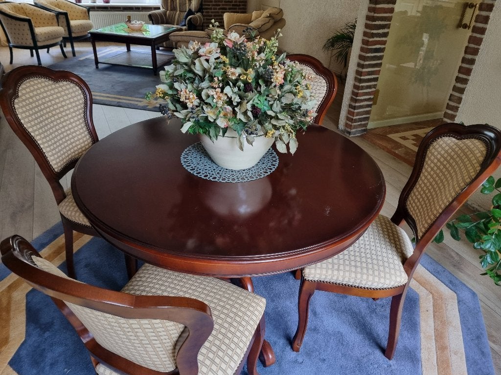 Zeer nette kersenhouten eetkamertafel, Huis en Inrichting, Tafels | Eettafels, Ophalen, Gebruikt, 100 tot 150 cm, Klassiek/tijdloos