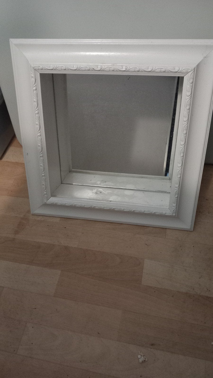 Witte vierkante spiegel met sierlijke lijst, Ophalen of Verzenden, Vierkant, Minder dan 50 cm, Minder dan 100 cm