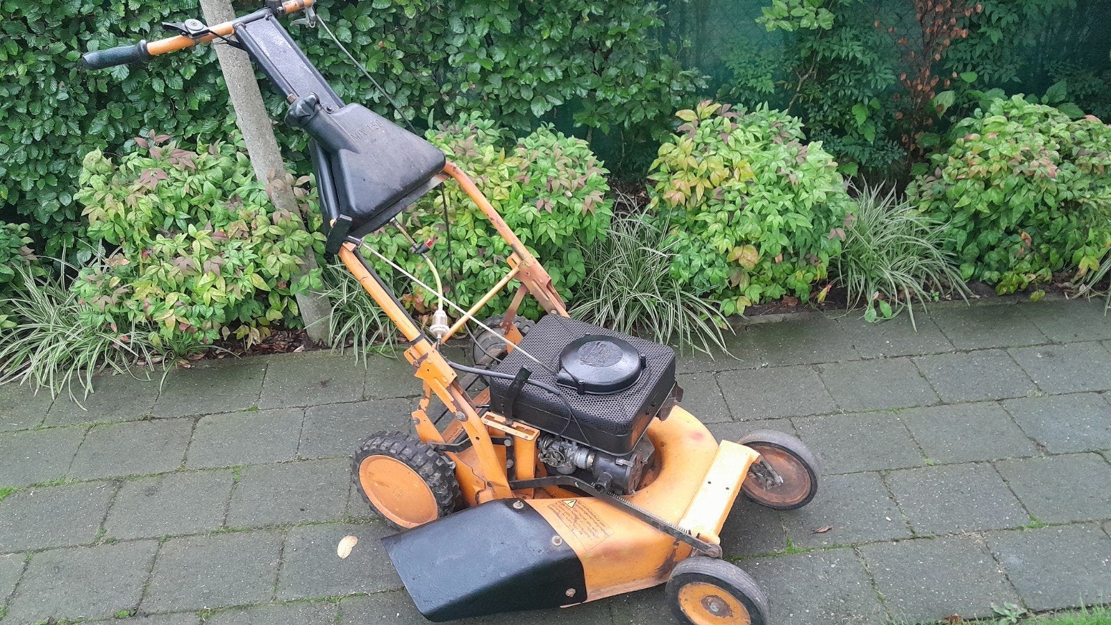 as motor asmotor ruwterreinmaaier aangedreven grasmaaier, Ophalen, Cirkelmaaier, Gebruikt, Benzine-grasmaaier