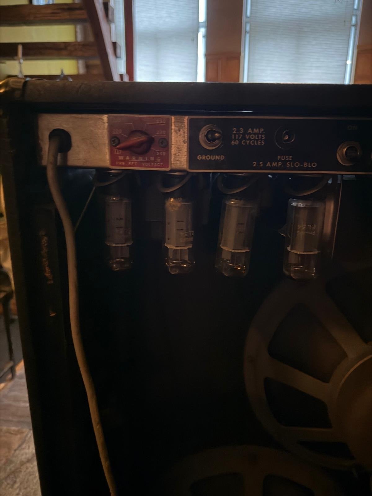 Foto 6 van Fender silvervace  Twin Reverb 2x15