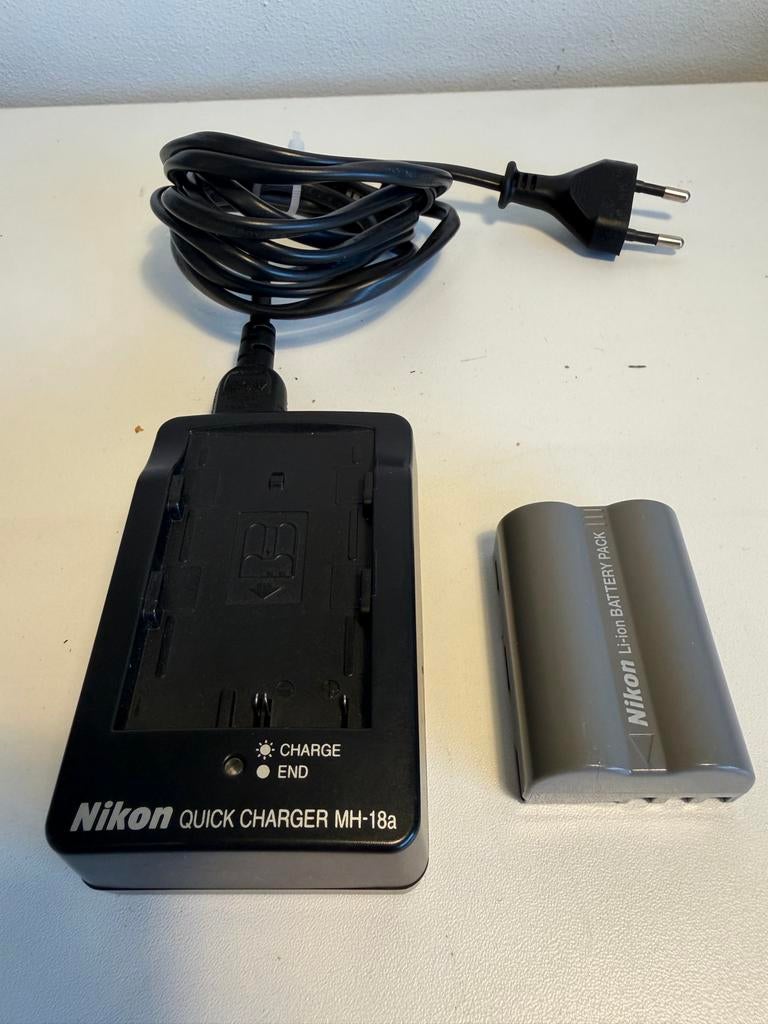 Nikon Quick Charger MH-18a met EN-EL3e accu en netkabel, Ophalen of Verzenden, Zo goed als nieuw