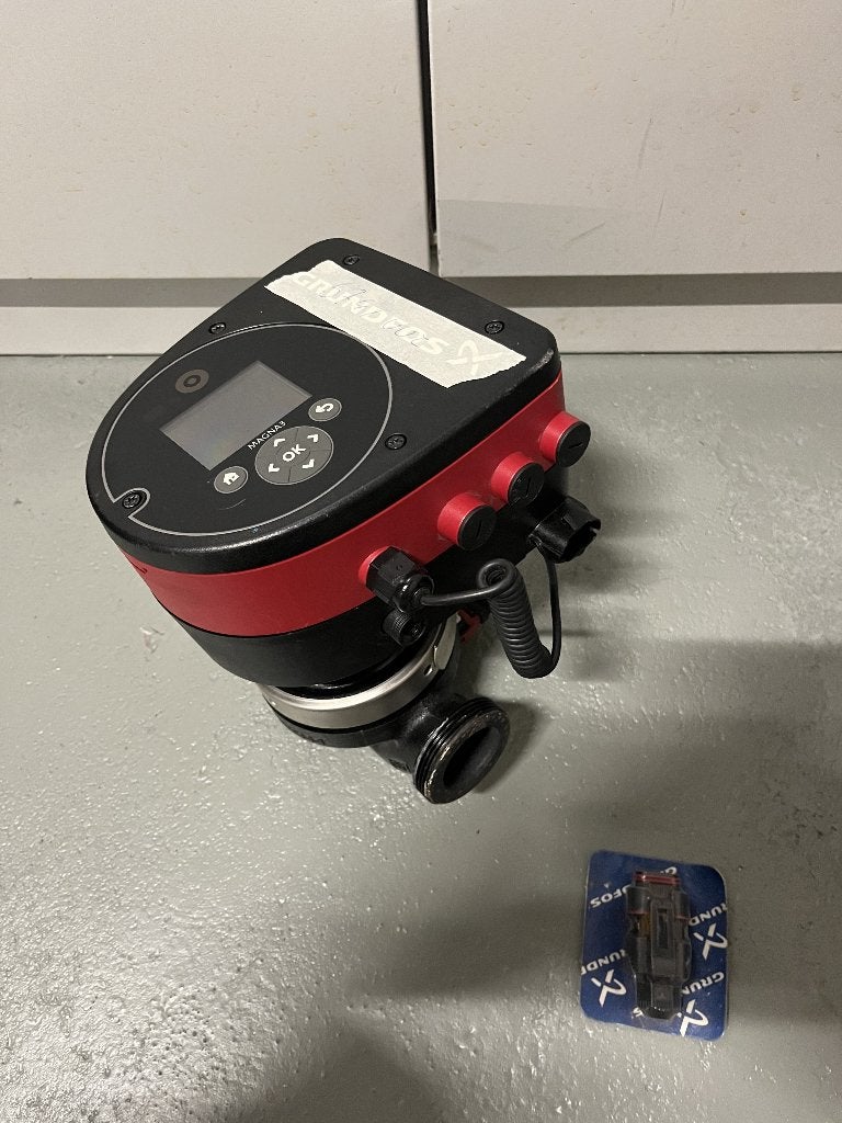 Grundfos Magna 3 32-100 PC:2211, Gebruikt, Minder dan 30 cm, Hoog rendement (Hr), Overige typen