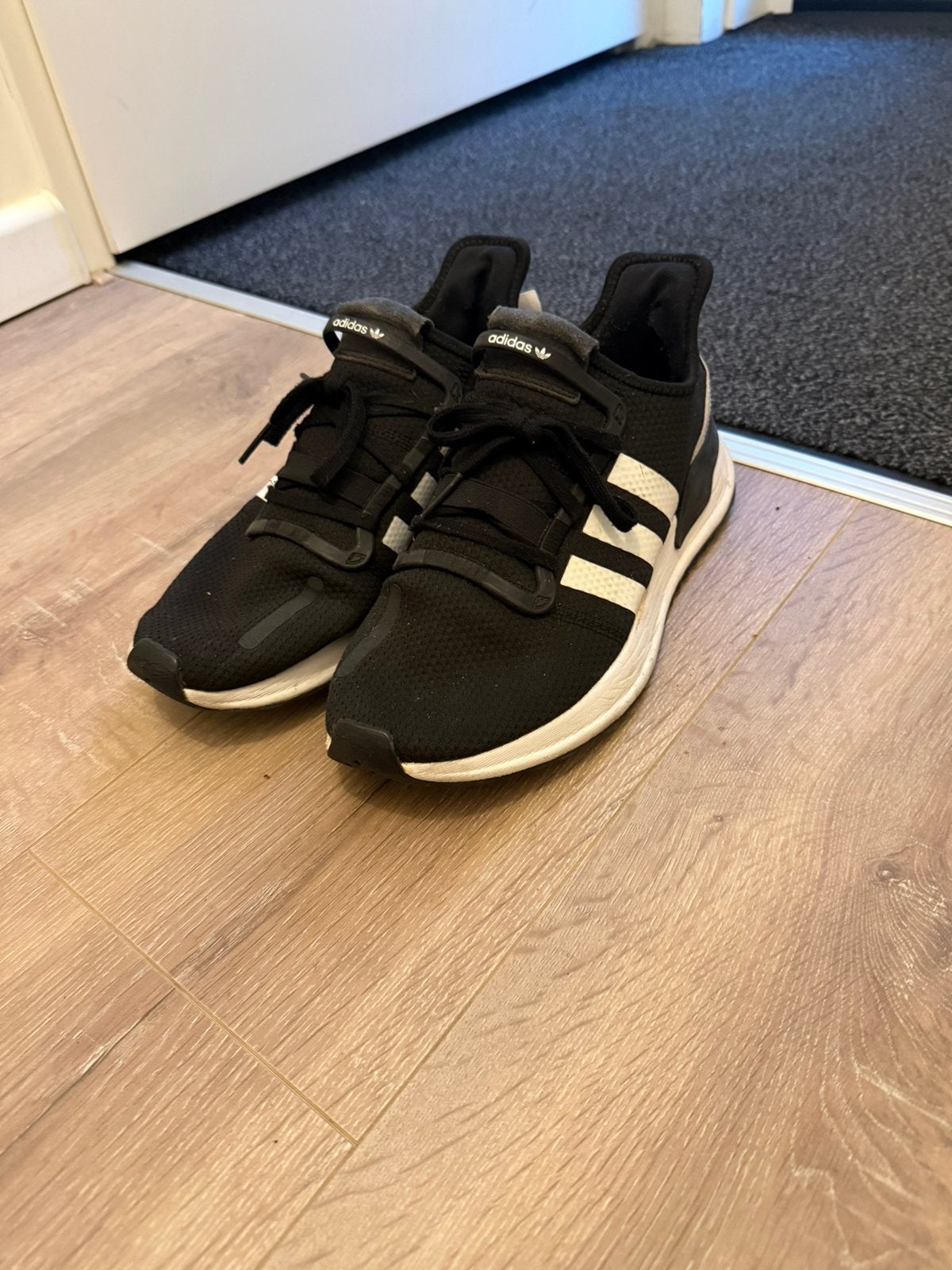 Adidas 44 2/3, Ophalen of Verzenden, Zo goed als nieuw
