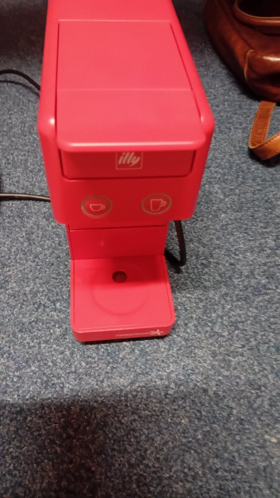 Illy nexpresso machine rood nieuw in doos met cups, Espresso apparaat, Nieuw, Ophalen of Verzenden, Koffiepads en cups
