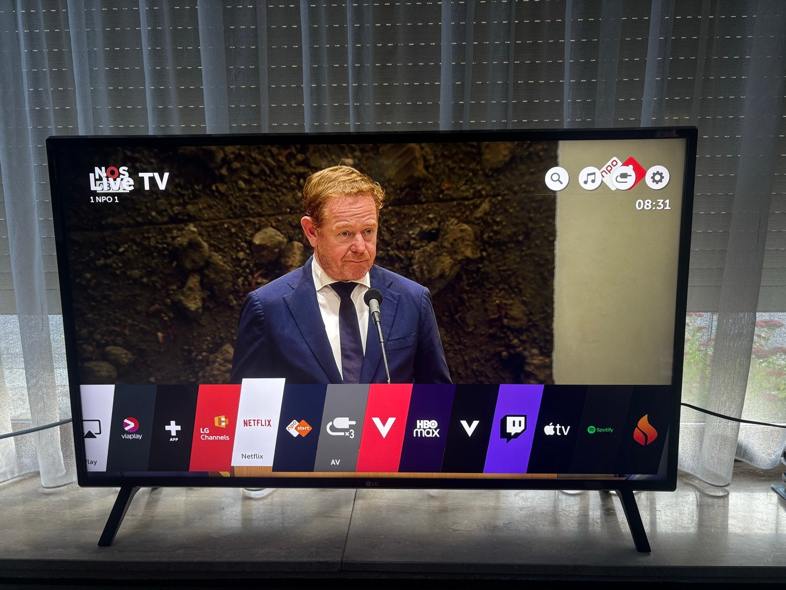 LG 43UK6300PLB 4K UHD Smart TV - Zo goed als nieuw