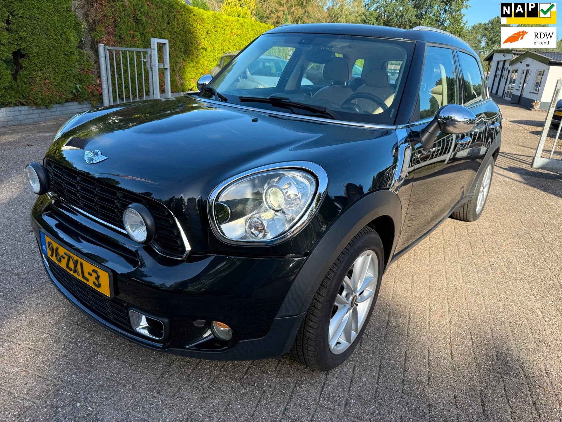 Mini Countryman 1.6 Cooper S 5-DRS AUT. Chili ECC NAVI LEDER, Auto's, Euro 5, Gebruikt, Beige, Zwart