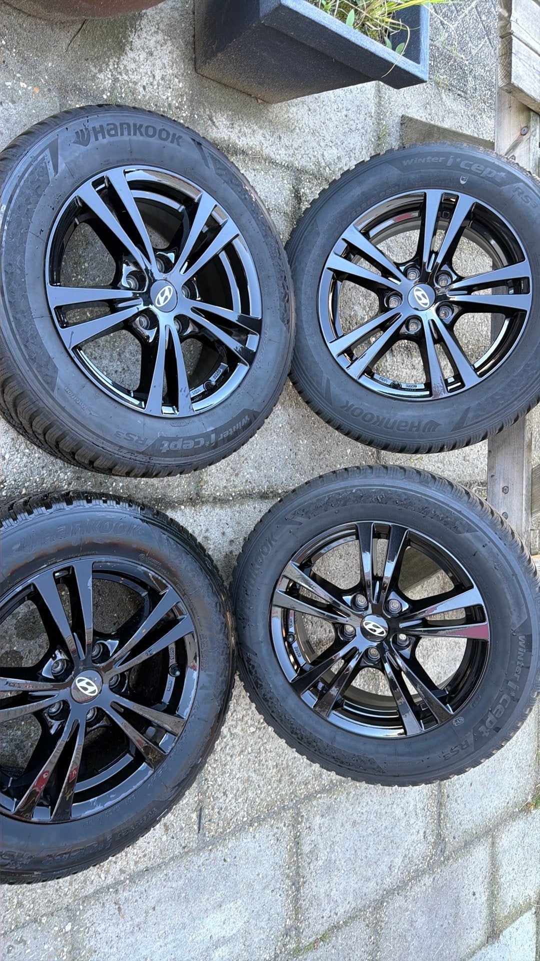Hyundai kona winterset schadevrij na 2023 205/65-16  hankook