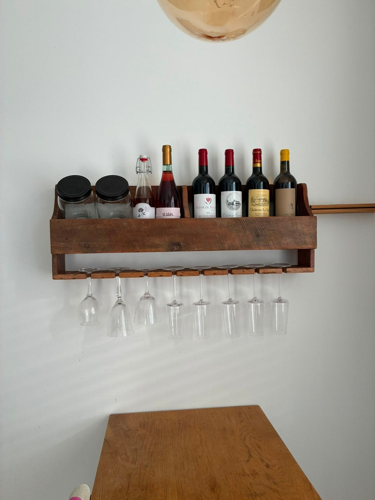 Vintage houten wijnrek / wandrek met glashouder, Huis en Inrichting, Woonaccessoires | Wandplanken en Boekenplanken, Ophalen, Gebruikt