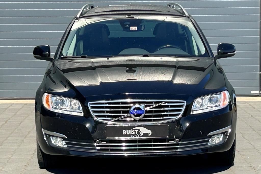 Volvo V70 2.0 T5 245pk Nordic+ SCHUIFDAK XENON 2e eig.! NL-a, Auto's, 4 cilinders, Zwart, 1565 kg, 93 €/maand