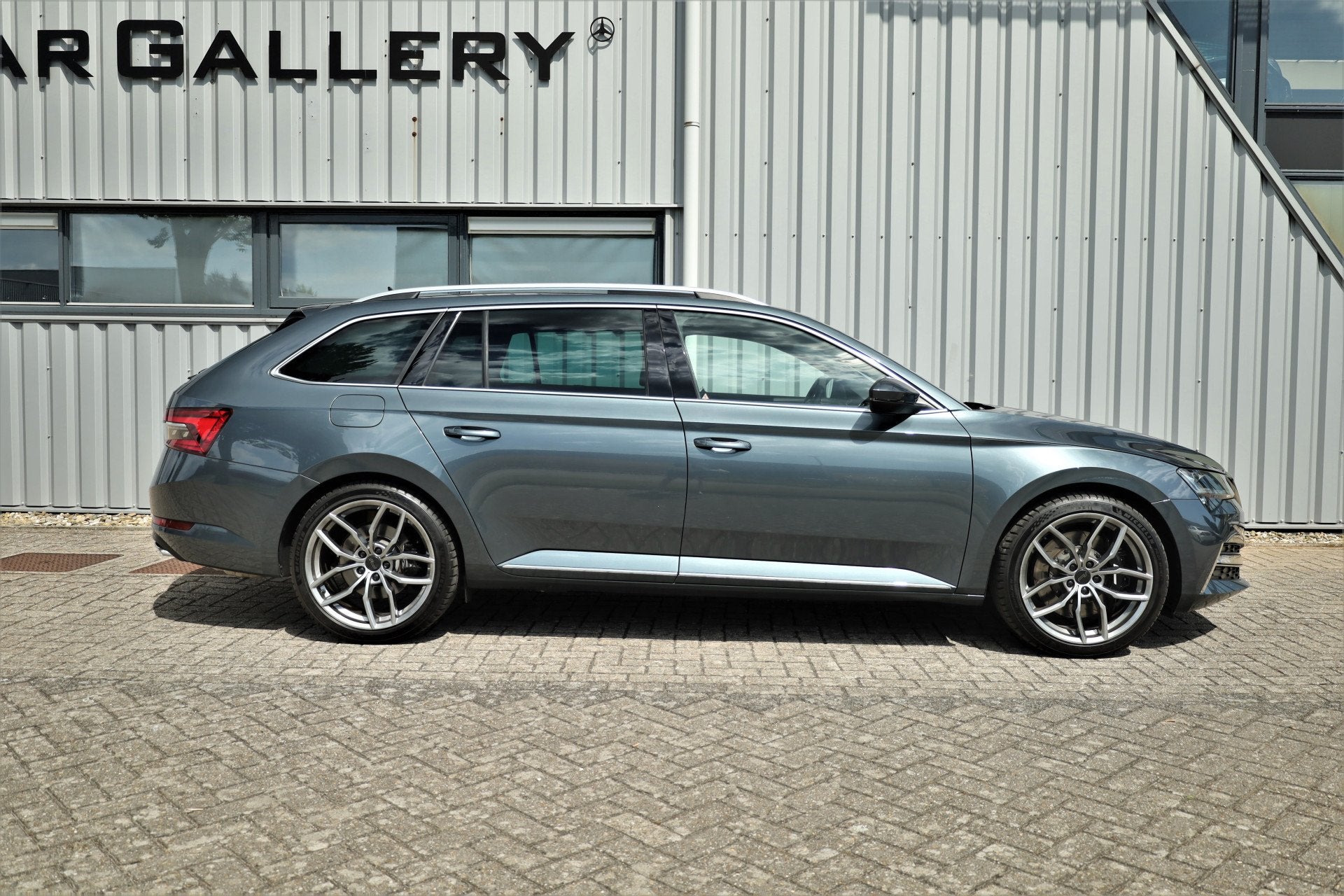Skoda Superb Combi 2.0 TSI 4x4 DSG Laurin & Klement 425pk sl, Auto's, Automaat, Automatische klimaatregeling, Gebruikt, 4 cilinders