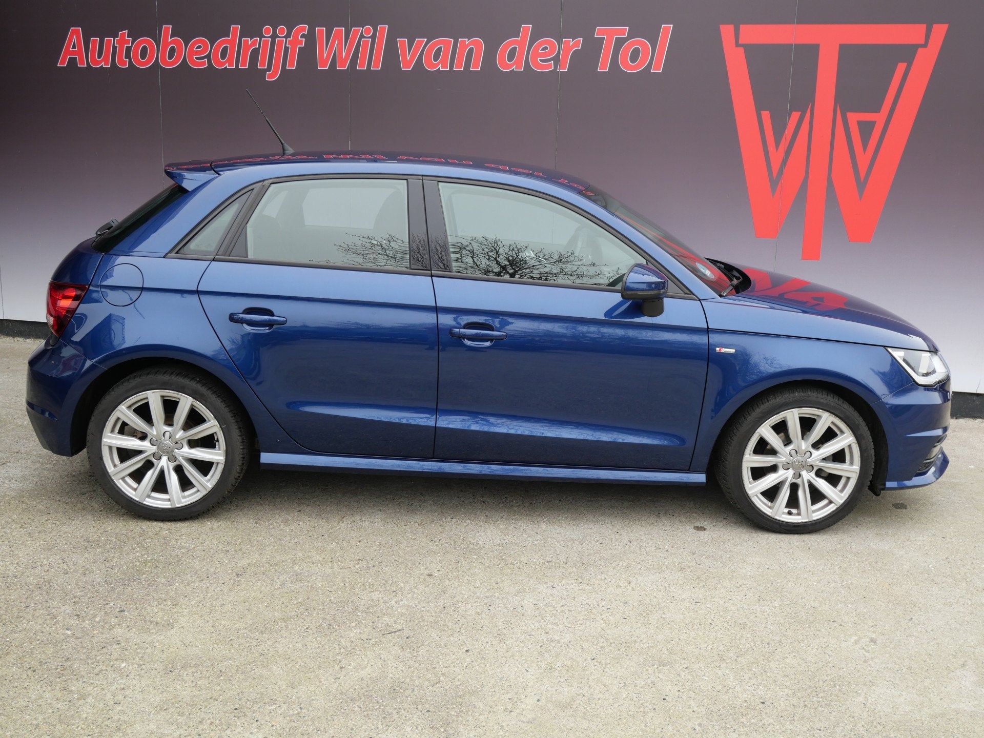 Audi A1 Sportback 1.0 TFSI S-LINE | NAVI | CLIMA | ALL-SEASO, Voorwielaandrijving, Stof, Bedrijf, 999 cc