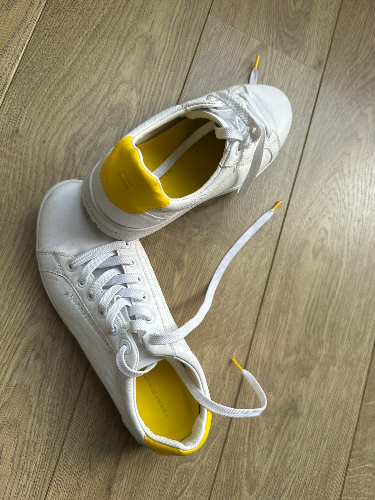 Tommy Hilfiger Leren Premium Court Sneaker Maat 38, Ophalen of Verzenden, Zo goed als nieuw, Wit, Sneakers of Gympen