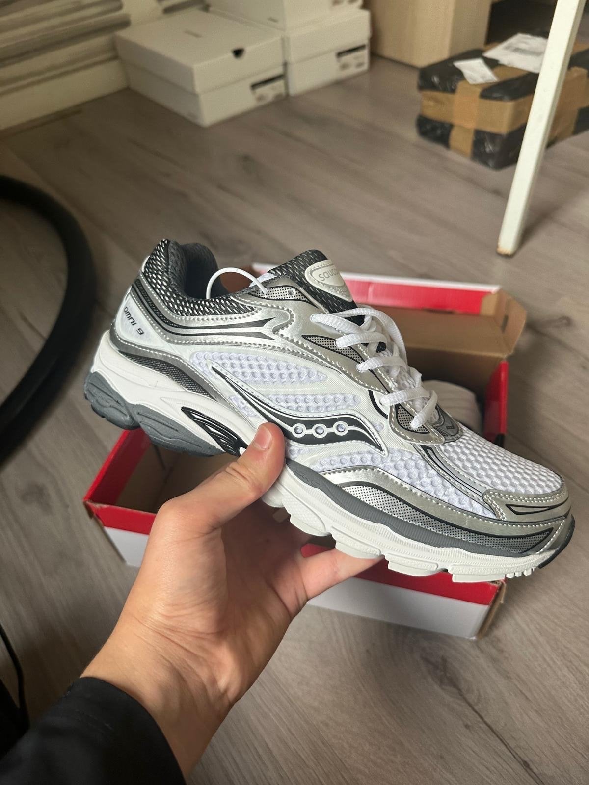 Saucony Sneakers Maat 43 - Zo goed als nieuw, Kleding | Heren, Ophalen, Zo goed als nieuw, Wit, Sneakers of Gympen