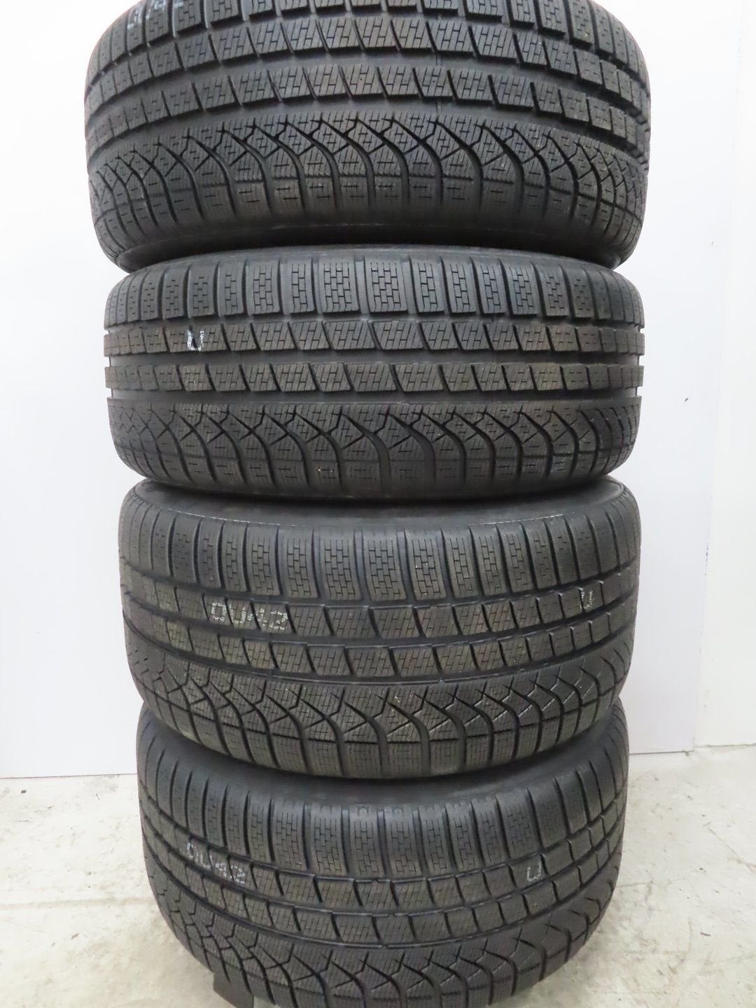 Originele Porsche Taycan 20 inch velgen nieuwe winterbanden, -, -, Banden en Velgen, 20 inch