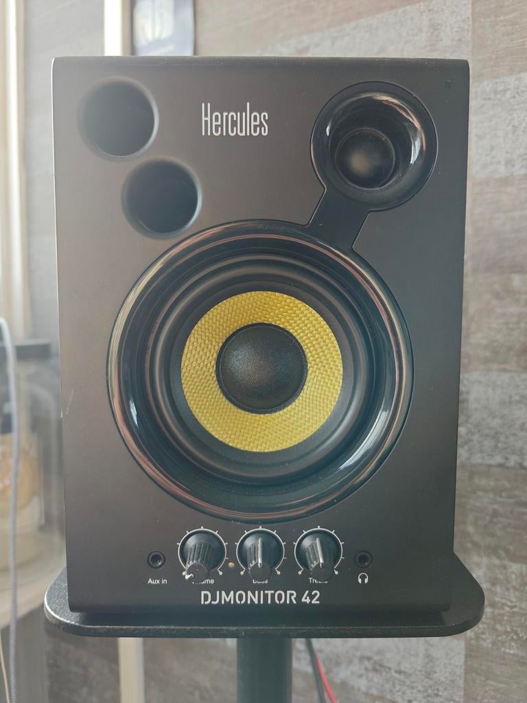 Hercules DJMonitor 42 set met Xonni speaker stand, Audio, Tv en Foto, Luidsprekers, Zo goed als nieuw, Front, Rear of Stereo speakers