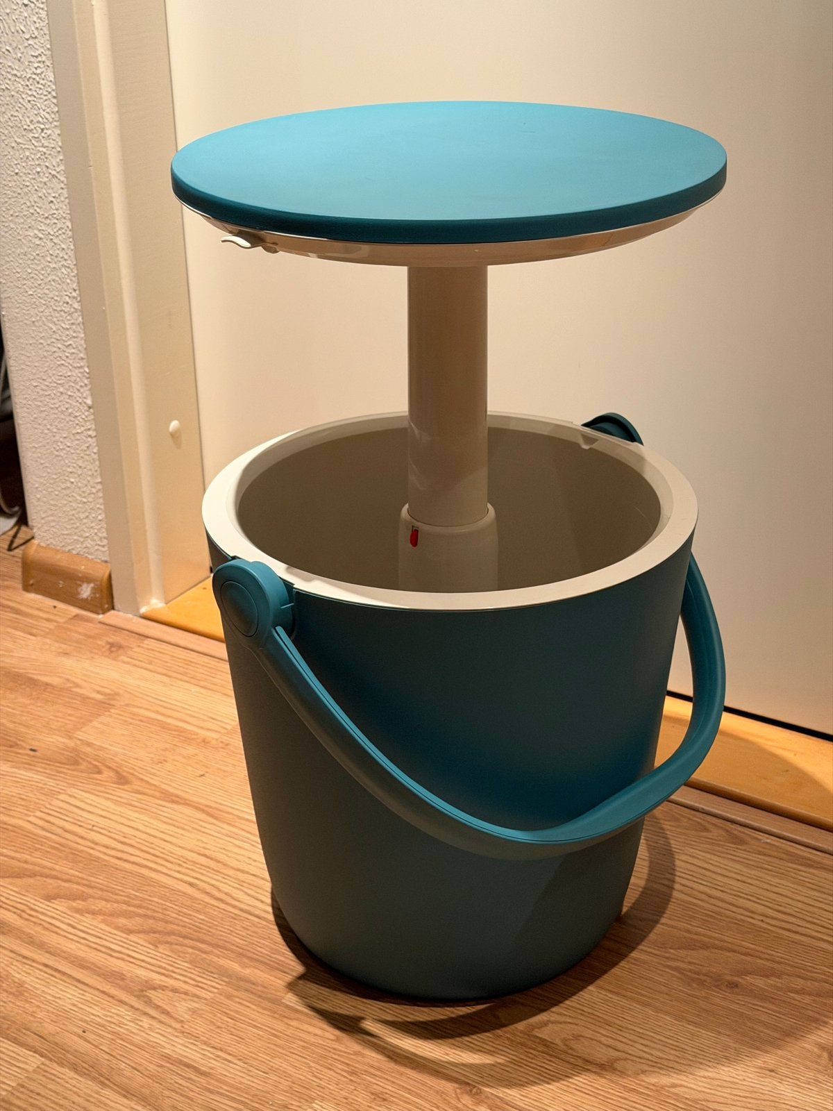 Keter Go Bar Bijzettafel & Koeler - Draagbaar & Multifunctio, Ophalen, Zo goed als nieuw, Rond, Kunststof