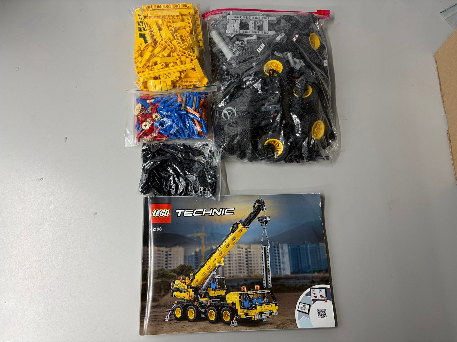 Lego Technic 42108 Mobiele Kraan - Zo goed als nieuw, Kinderen en Baby's, Ophalen of Verzenden, Zo goed als nieuw