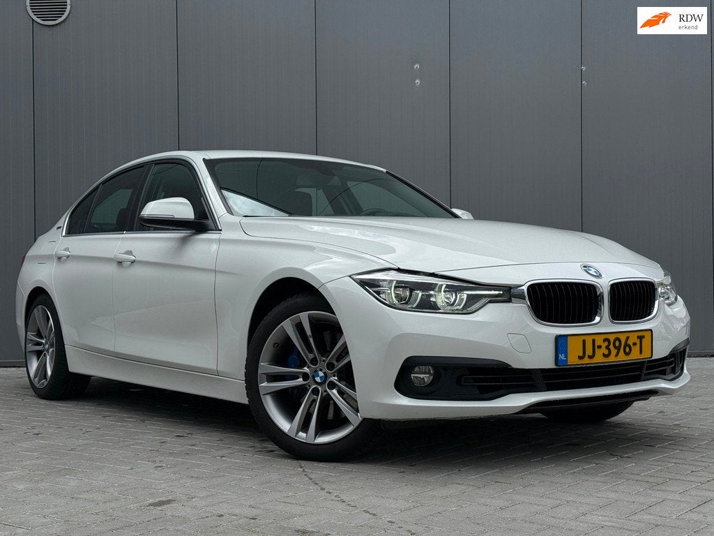 BMW 3-serie 330e Centennial Executive 352PK Harman Carplay, Auto's, BMW, Automaat, 1998 cc, Achterwielaandrijving, Gebruikt