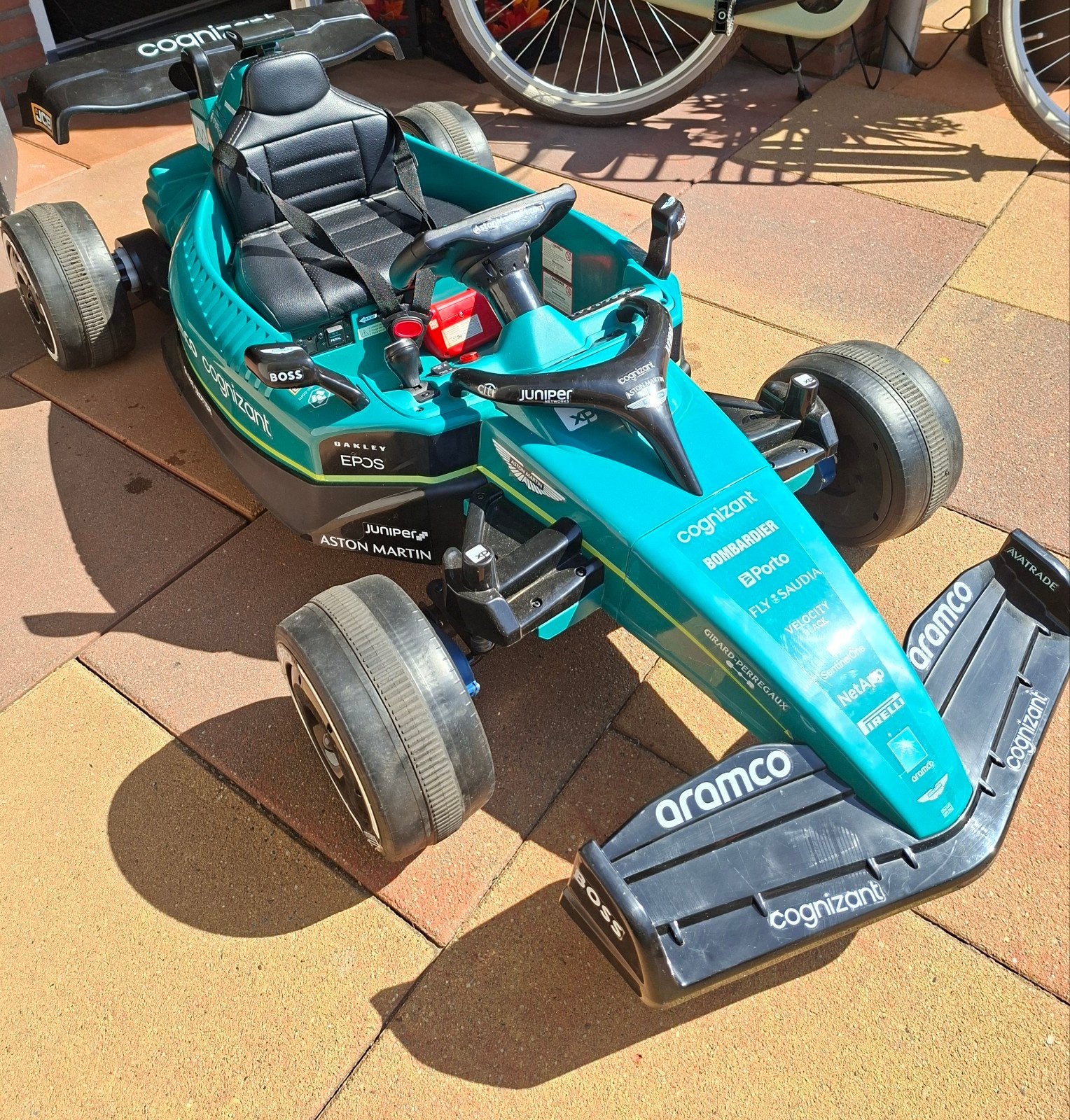 Aston Martin F1 elektrische kinderauto, Ophalen, Zo goed als nieuw