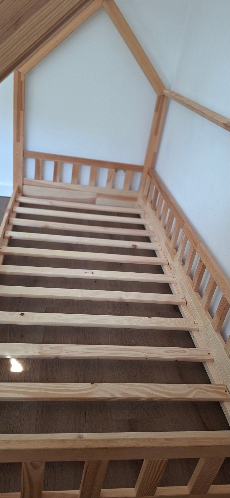 Uniek grenen bedhuisje - peuterbed/kleuterbed, Kinderen en Baby's, Kinderkamer | Bedden, Ophalen, 85 tot 100 cm, Zo goed als nieuw