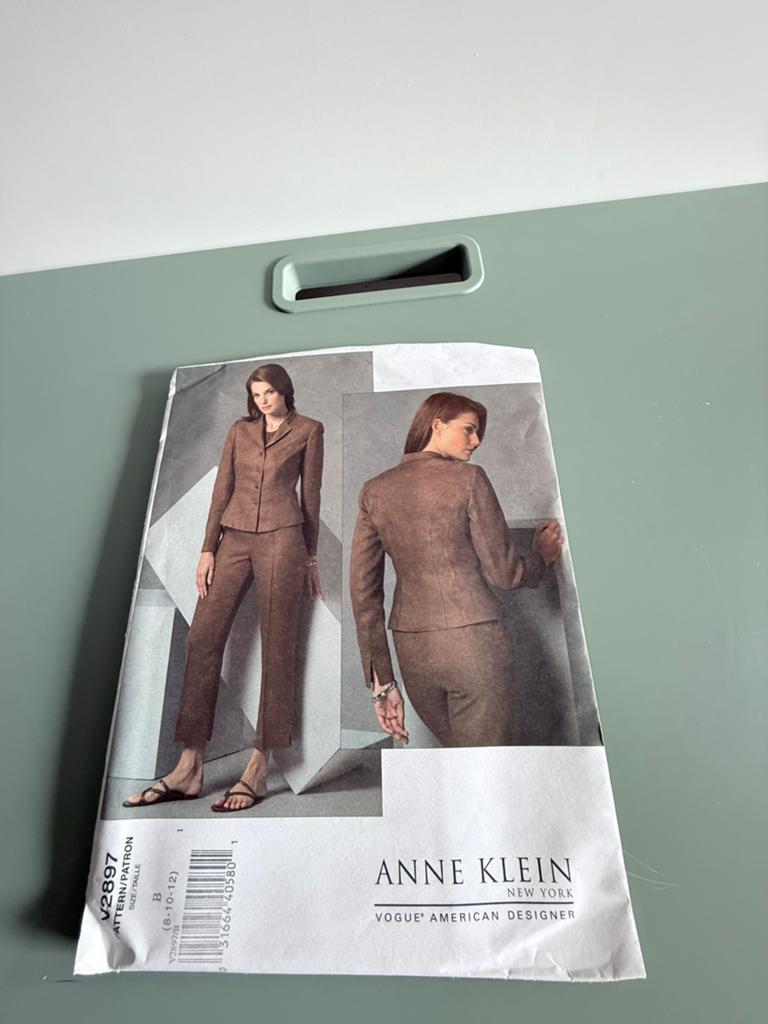 Anne Klein New York Vogue V2897  maat 8 10 12 naaipatroon, Ophalen of Verzenden, Zo goed als nieuw, Vrouw, Overige merken