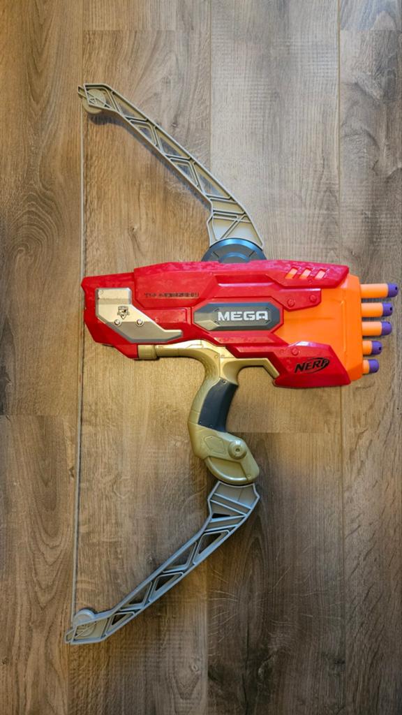 Nerf Mega Pijl en Boog met 5 pijlen, Ophalen, Gebruikt