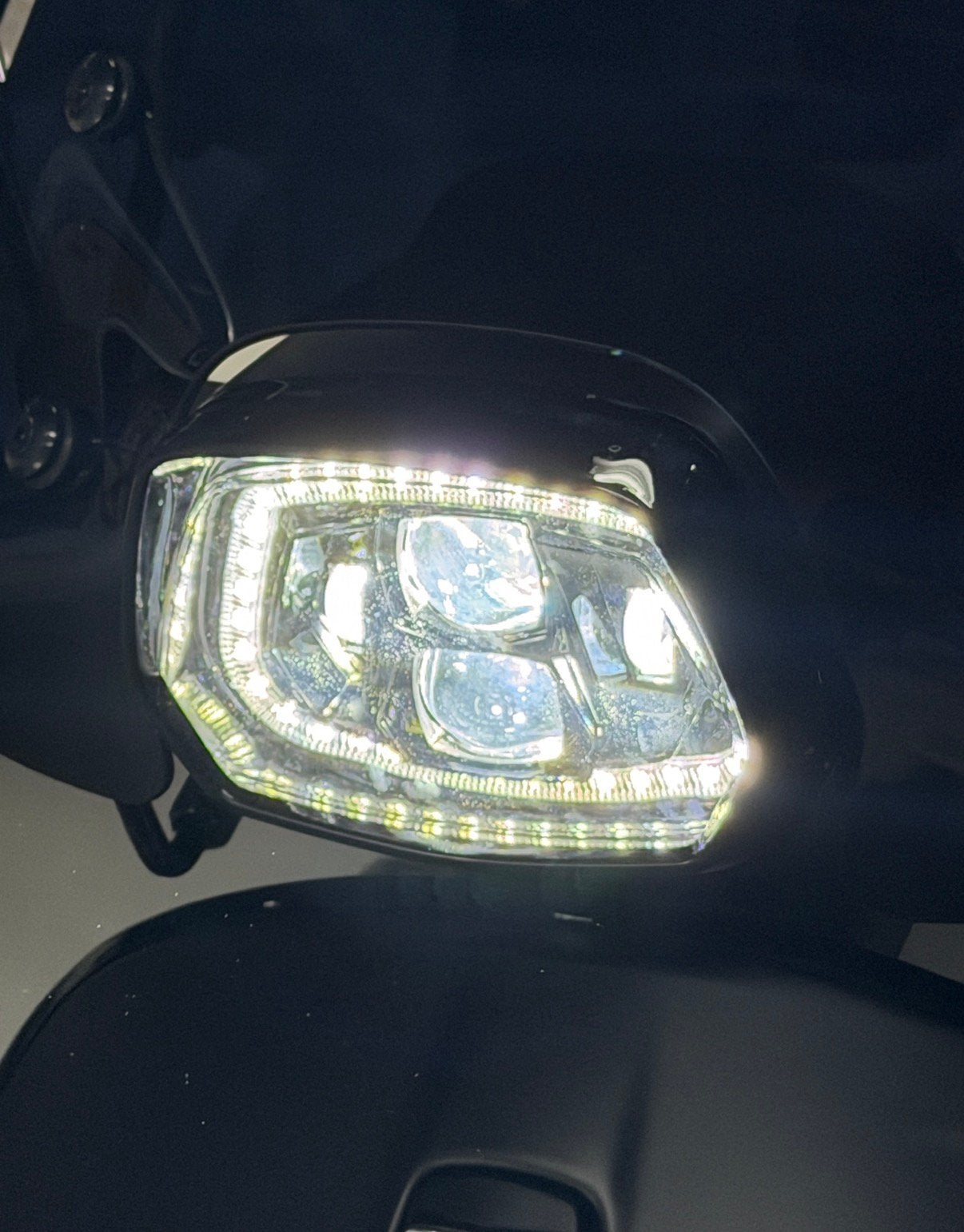 Vespa Sprint iGet LED koplamp met Angel Eye €95, Fietsen en Brommers, Ophalen of Verzenden, Koplamp, Vespa