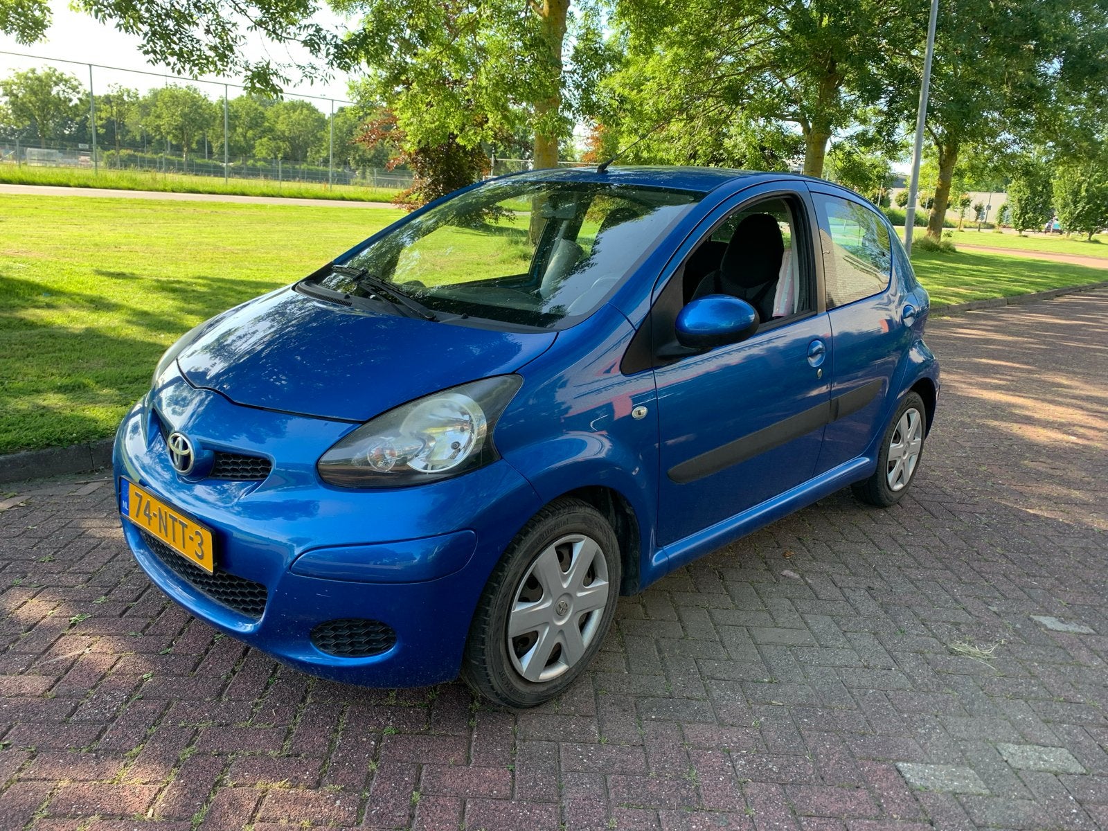 Toyota Aygo 1.0 12V Vvt-i 5DRS 2011 Blauw 1e eigenaar, Auto's, Toyota, Voorwielaandrijving, Metallic lak, 68 pk, Origineel Nederlands