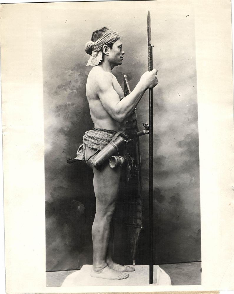 AP Persfoto Dyak Head Hunter Field Museum (1929) – Borneo, Verzamelen, Gebruikt, Foto, Voor 1940, Buitenland