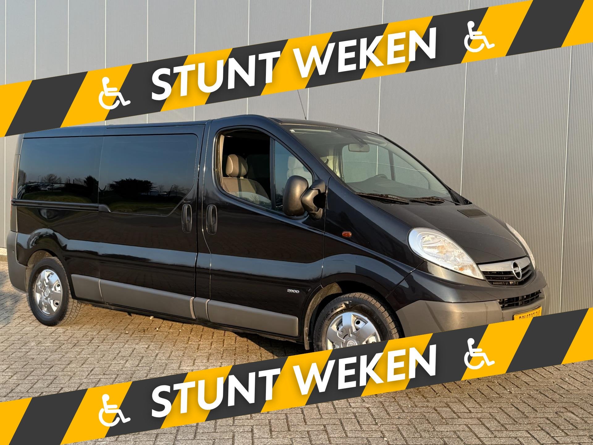 Opel Vivaro Rolstoelbus met rolstoellift (Airco) Meerijder o, Auto's, 12 maanden, Zwart, 4 cilinders, 4 stoelen