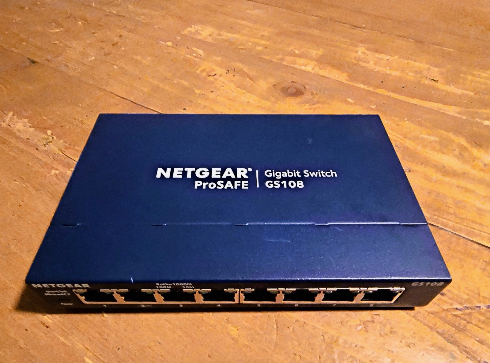 Netgear GS108 Gigabit Switch - 8-poorts ProSAFE, Computers en Software, Ophalen of Verzenden, Zo goed als nieuw