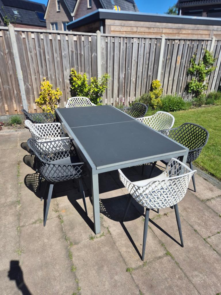 Tuintafel 2x1m met glazen blad en plastic stoelen, Tuin en Terras, Tuintafels, Ophalen