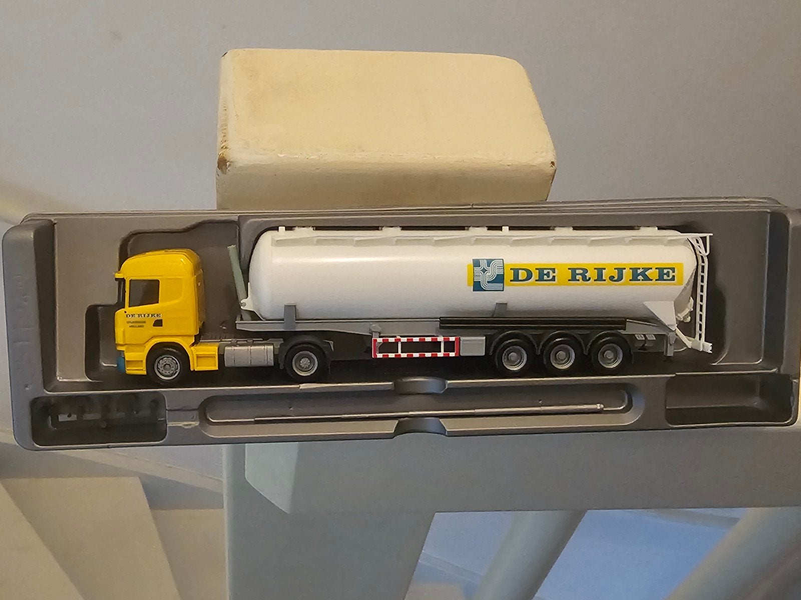 Herpa scania R de Rijke tanktransport Spijkernisse, Hobby en Vrije tijd, Modelauto's | 1:87, Ophalen of Verzenden, Zo goed als nieuw