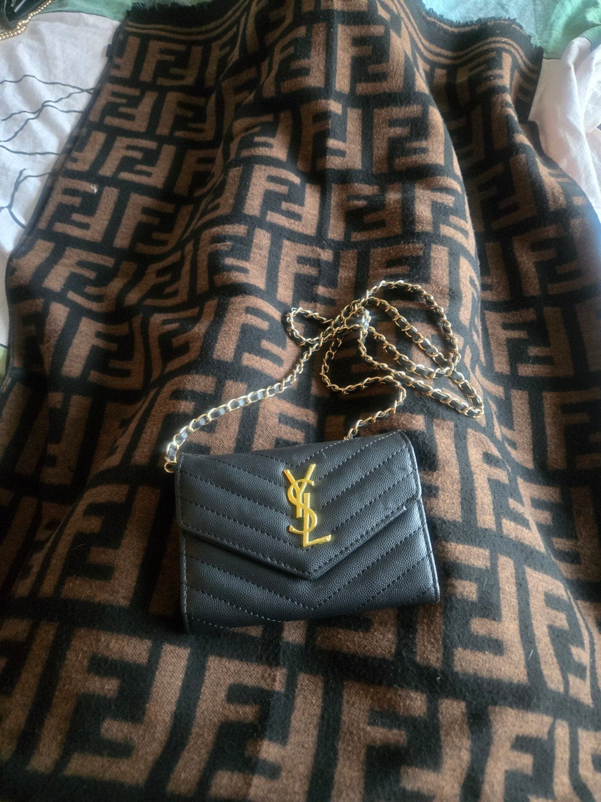 Yves Saint Laurent tasje - Zwart schoudertasje, Ophalen of Verzenden, Nieuw, Zwart, Schoudertasje