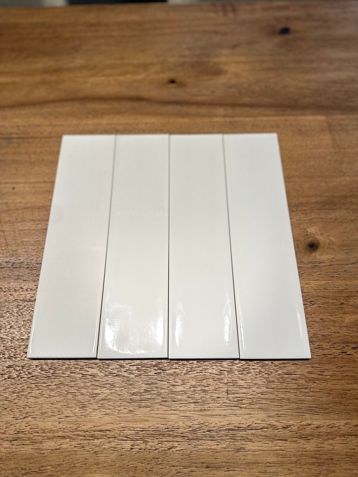 Witte keramische tegels, glanzend, 4 stuks, Nieuw, 20 tot 40 cm, Minder dan 5 m², Wandtegels