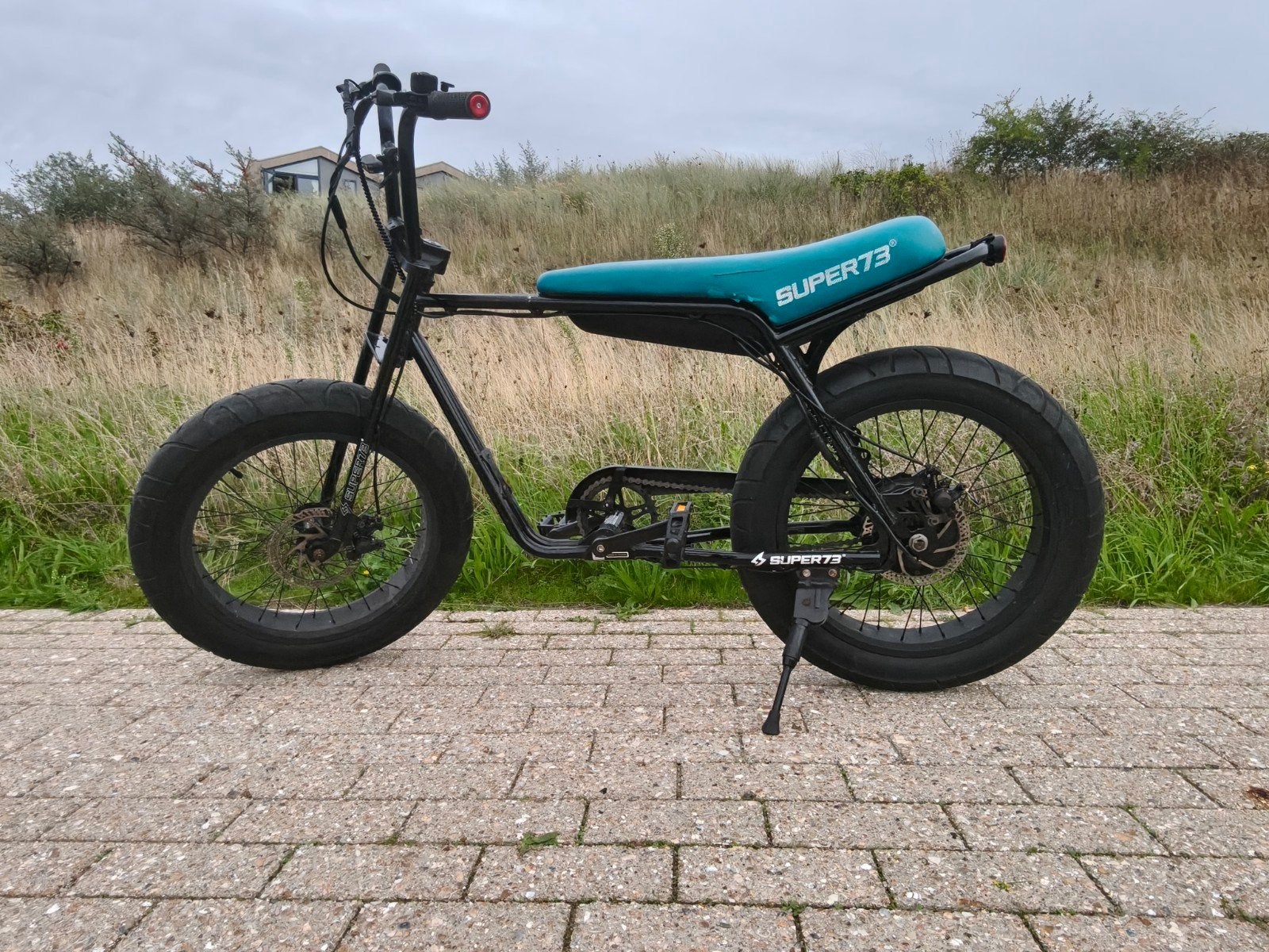 Super73 ZG incl. oplader, Ophalen, Gebruikt, 30 tot 50 km per accu, Overige merken
