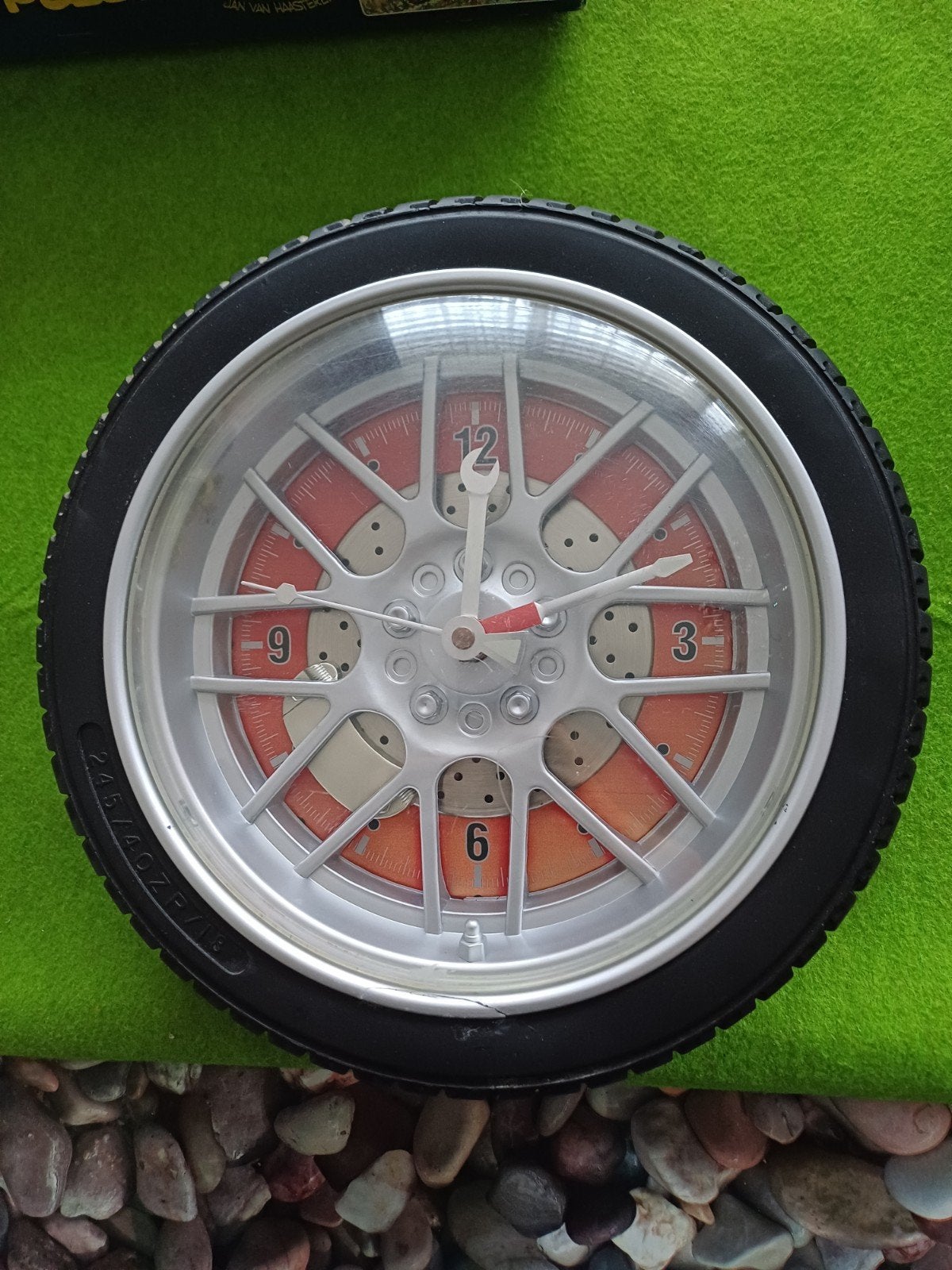 Wandklok in de vorm van een autoband-DEFECT, Ophalen of Verzenden, Gebruikt