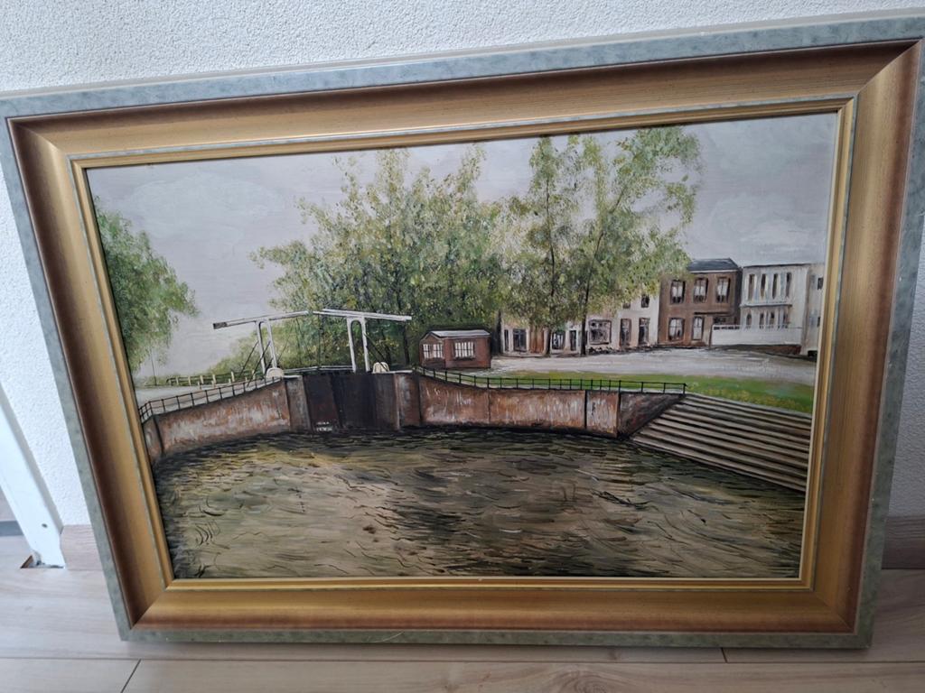 Schilderij: Hollandse sluis met huizen en bomen, Antiek en Kunst, Ophalen of Verzenden