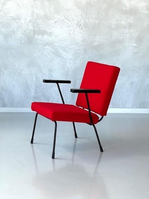 Gispen 1401 fauteuil Wim Rietveld vintage armstoel rood, Gebruikt, Overige materialen, Vintage, Ophalen of Verzenden