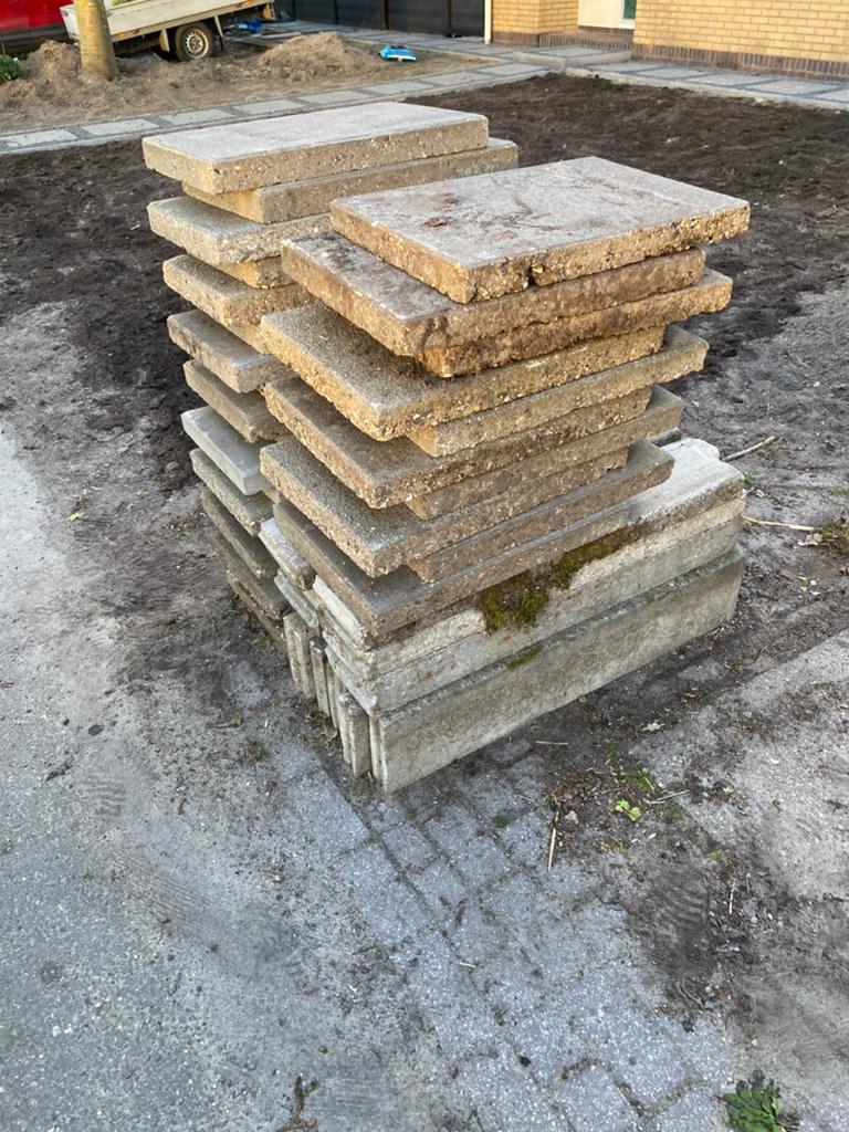 Gratis betontegels 40/60 en opsluitbandjes, Tuin en Terras, Tegels en Klinkers, Zo goed als nieuw, Terrastegels, Beton, Ophalen