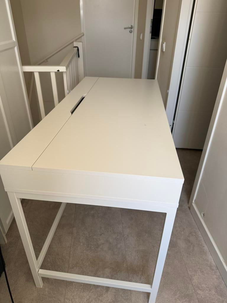 Bureau wit, Ophalen, Zo goed als nieuw