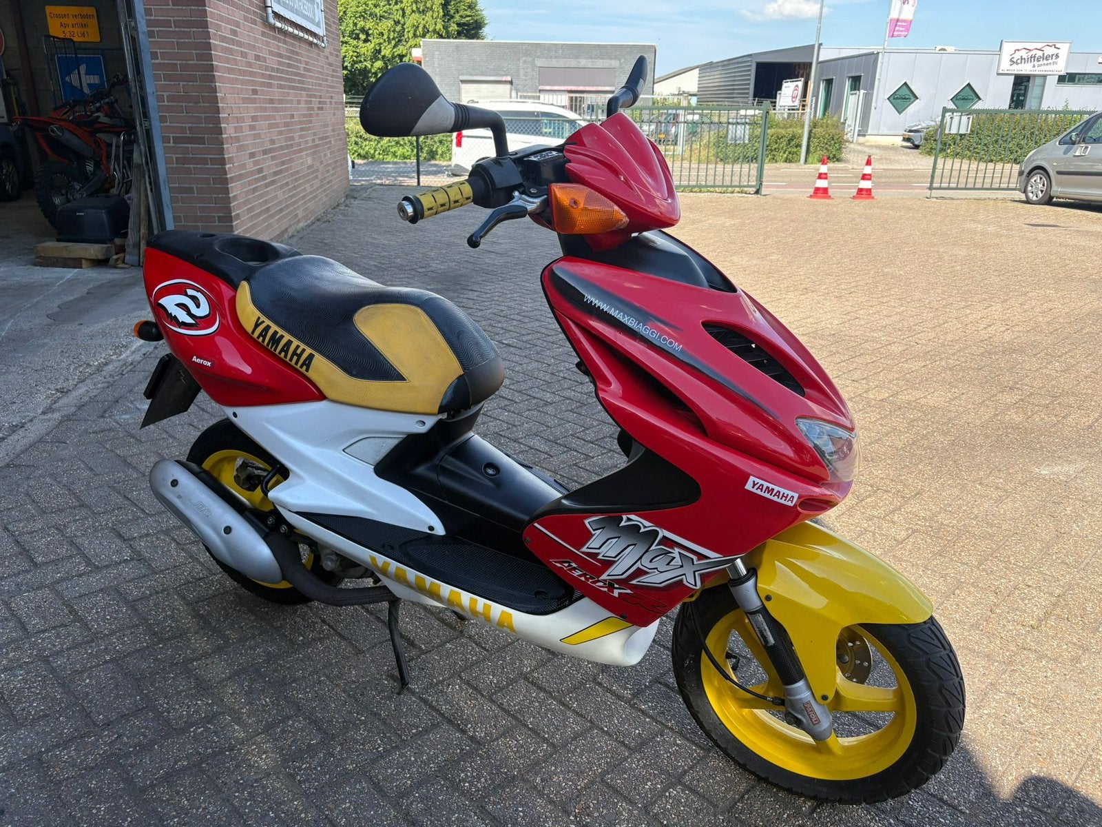Yamaha aerox max biaggi edition, Fietsen en Brommers, Scooters | Yamaha, Ophalen, Aerox, Maximaal 45 km/u, Zo goed als nieuw